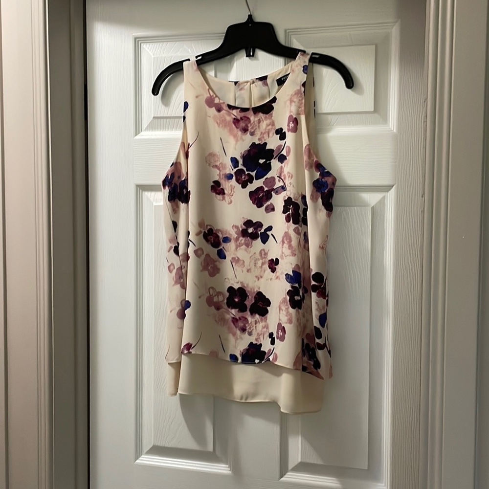 Womens small sleeveless flowered top